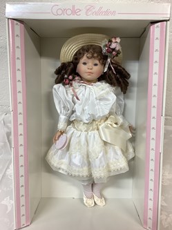 Poupée corolle collection dans boîte H 55 cms