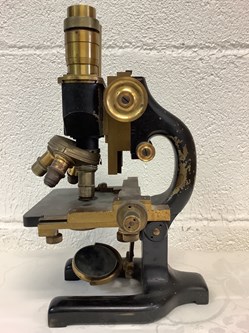 Microscope en bronze et Laiton STIASSNIE PARIS