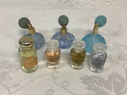 Lot de 4 miniatures et de 3 mini vaporisateurs