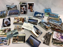 Lot de cartes postales diverses, modernes, dont nombreuses neuves