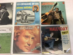 Lot de 8 vinyles 45 T, Johnny Hallyday, dont « Mes yeux sont fous »