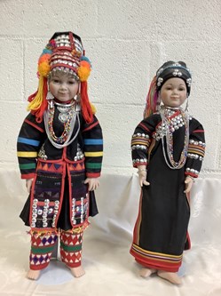 Couple de poupées folkloriques thaïlandaises lisu H 65 cms