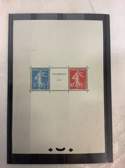 2 Timbres France n°241 et n°242