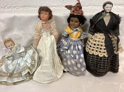 4 poupées anciennes, entre 18 et 27 cm