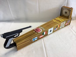 Un jeu de tir « sport trainer » en bon état, fonctionnel