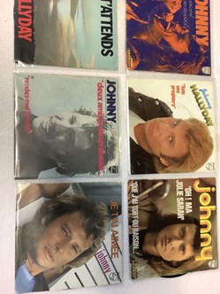 Lot de 8 vinyles 45T Johnny Hallyday, dont « Oh ma jolie Sarah ».