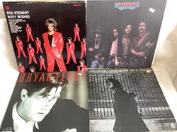 Lot de 17 vinyles 33 T comprenant ROD STEWART, EAGLES, NEIL YOUNG, BRYAN FERRY, ROXY MUSIC, EURYTHMICS et ELTON JOHN