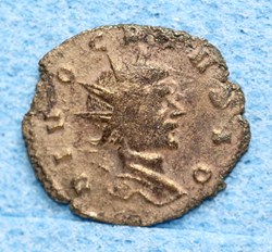 CLAUDE II Le Gothique Antoninien Avers : DIVO CLAVDIO Revers : CONSECRATIO