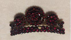 Brosch granater tiaraform
