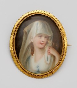 Brosch, porslinsplatta