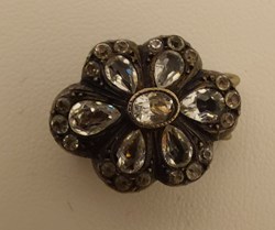 Brosch, silver med vita stenar