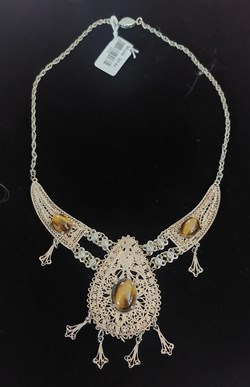 Stort collier tigeröga