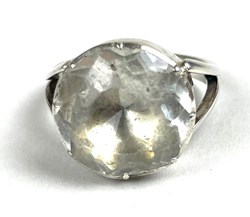 Silverring med stor bergskristall