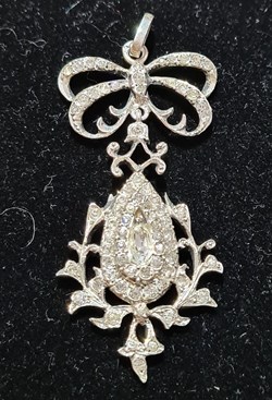 Hänge, silver och strass