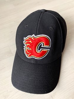 Calgary Flames Face Off Cap