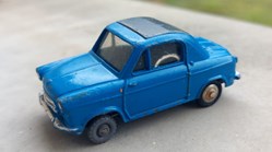 Vespa 400 2CV