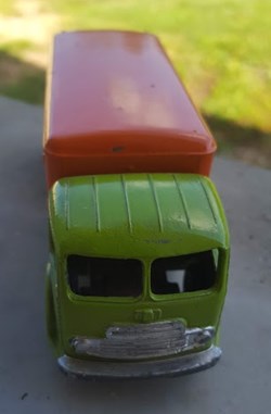 Simca Cargo fourgon vert olive/jaune orangé