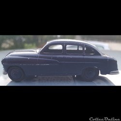 Ford Vedette 1954 bleu foncé