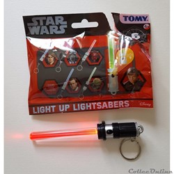 2016 - Star Wars - Tomy - Porte Clés Sabre Laser lumineux