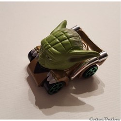 2010 - Disney - Star Wars Yoda Diecast Model Metal Kid Toy Car