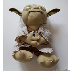2011 - LucasFilm - Star Wars - Peluche parlante Yoda