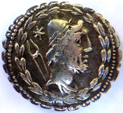 Gens Aurelia -105/Denier serratus/Vulcain