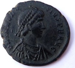Théodose 383-388/Nicomédie/VIRTVS EXERCITI