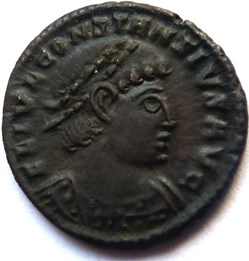 Constance II 340/Trèves/VIRTVS AVGG NN