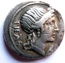 Gens Herennia 108-107/Denier/Rome/Pietas