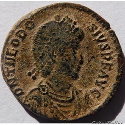 Théodose 379-395/Constantinople/VIRTVS EXERCITI