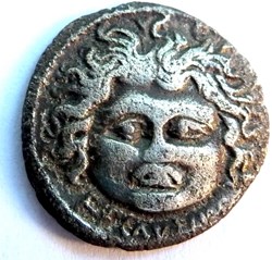 Gens Plautia -47/Denier/Méduse