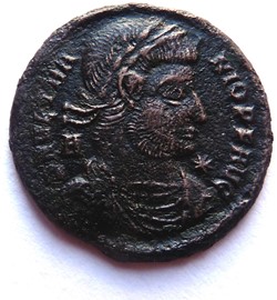 Vétranio 350/Siscia/HOC SIGNO VICTOR ERIS