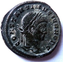 Constantin II 322/Rome/CAESARVM NOSTRORVM