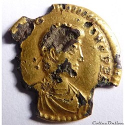 Solidus fourré