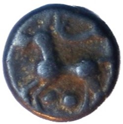 ¼ de statère aux segments de cercles, cheval à gauche