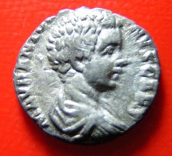 Denier - CARACALLA - SECVRITAS PE-RPETVA.