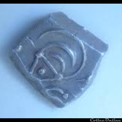 Savès : manque - Drachme à la tête triangulaire