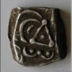 Savès : manque - Drachme à la tête triangulaire