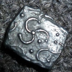 Savès 390 et 257 - Drachme au triskèle