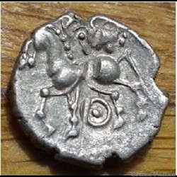 Série 1079 DT 3416 Drachme à la tête coupée sur le cheval