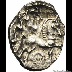 Série 1079  Drachme à la tête coupée sur le cheval