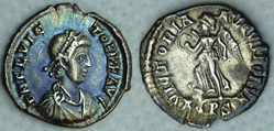 RIC.53b Flavius Victor (silique, Victoria Avgvstorvm)