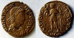 RIC.33 Magnus Maximus (AE2, Victoria Avgg)