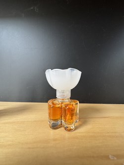 OSCAR DE LA RENTA - Oscar