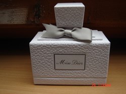 DIOR: Présentation Luxueuse de MISS DIOR en EDP