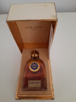 PATOU: Flacon de Parfum AMOUR AMOUR