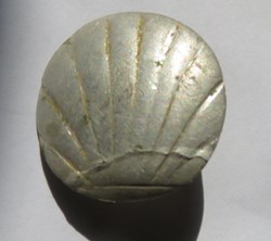 Bouton de cape argent ( Compostelle)