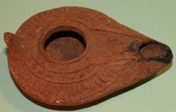LAMPE A HUILE BYZANTINE - IVe au Ve S. Ap. J.-C.