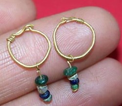 BOUCLE D'OREILLE EN OR ROMAINE - 2S AU 3S AP JC
