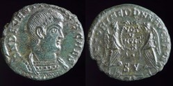 Decentius, Maiorina